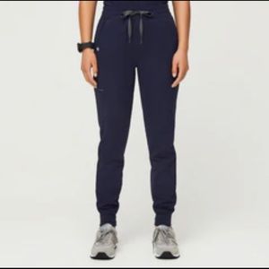 Figs Women's Navy Zamora™ High Waisted - Petite Jogger Scrub Pants